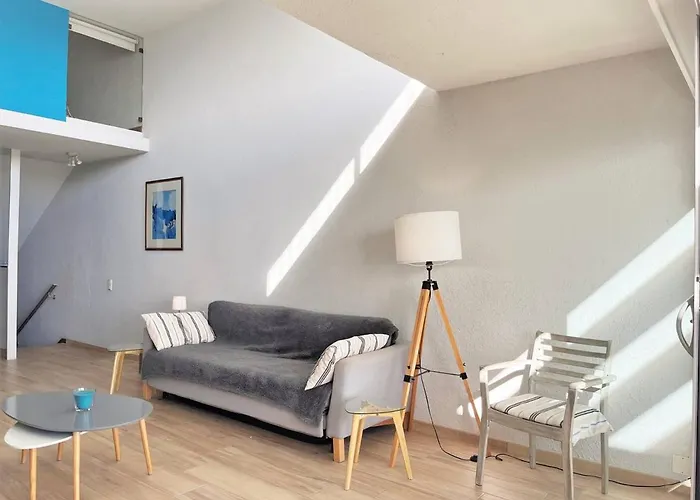 Climatise 3 Pieces, 6 Couchages - Face A La - - Fr-1-251-510 * Le Lavandou